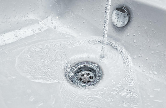 Comment déboucher un évier ou un lavabo ? 