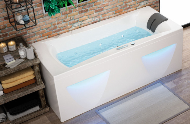 Baignoire balnéo Saphir IV de Grandform et ses accessoires coussins