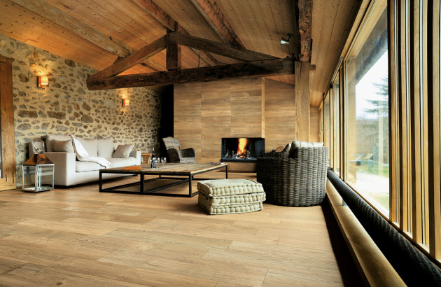 Carrelage Plank  de Settecente imitation bois dans un salon chaleureux