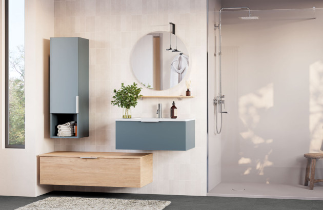 Ensemble de meubles de salle de bains au style scandinave dans une salle de bains