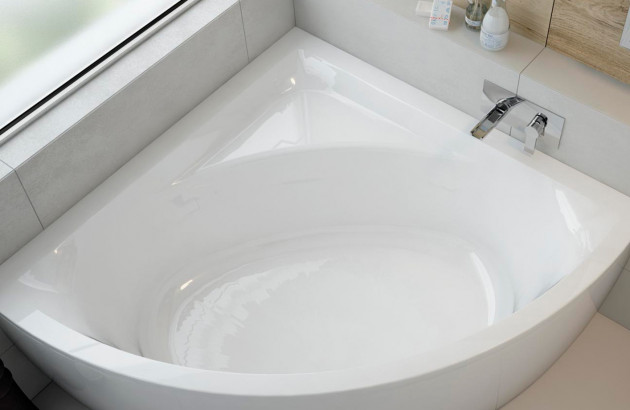 baignoire d'angle pour petite salle de bains