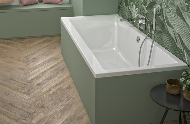 Baignoire rectangulaire murale en matière composite blanche