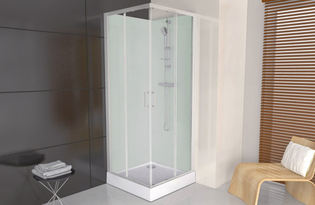 salle de bains minimaliste équipée d'une cabine de douche carrée