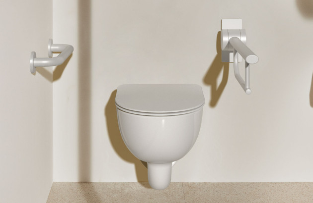Toilettes suspendues avec barres d'appui pour personnes à mobilité réduite
