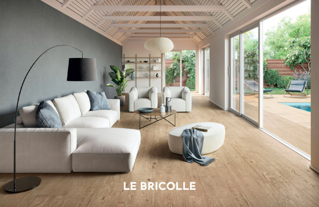 Carrelage imitation bois Le Briccole de Novabell dans un salon