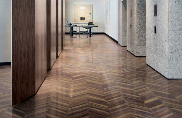 Carrelage imitation parquet motif chevron modèle Fleur de bois de chez Ceramiche Piemme