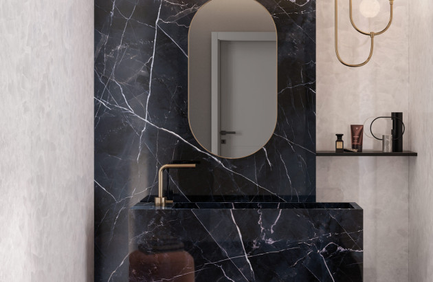 Carrelage imitation marbre noir dans une salle de bains