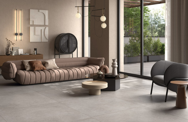 Salon de maison recouvert de carreaux de carrelage XXL