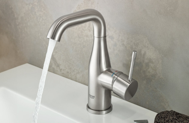 Robinet installé sur un lavabo