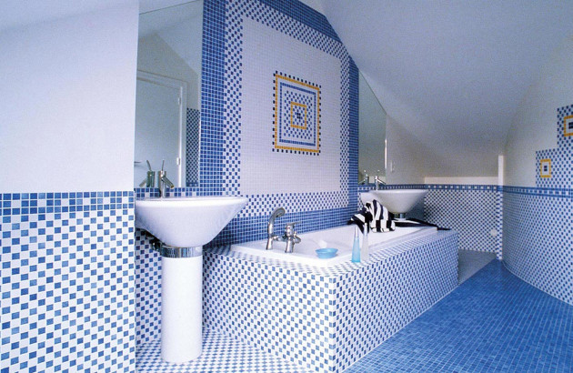 Salle de bains bleu