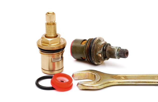 Outils pour changer une cartouche de robinet thermostatique