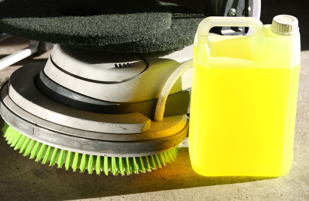 Outils et décapants professionnels pour carrelage