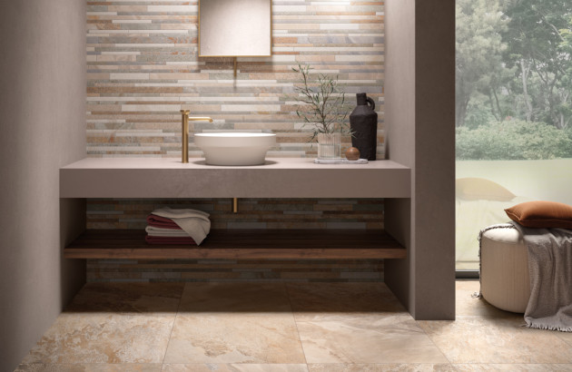 Salle de bains beige esprit spa aux tons naturels