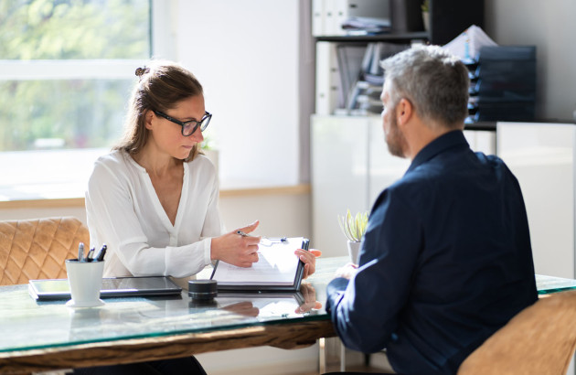 Personne qui entreprend des démarches d'aides financières
