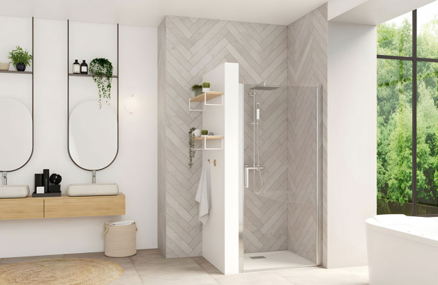 Douche dans un coin d'une salle de bains