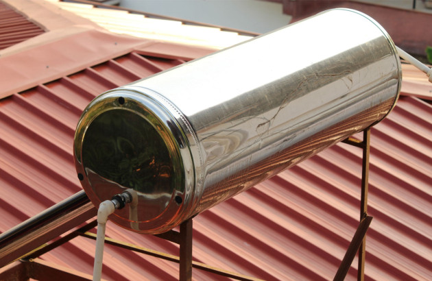 Échangeur thermique de fluide caloporteur installation panneaux solaires thermiques