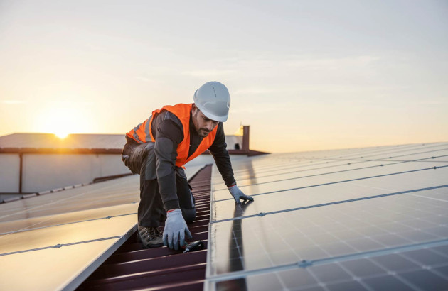 Entretien panneaux solaires par un professionnel