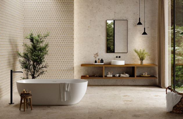 Matériaux naturels et textures minérales pour une salle de bains élégante