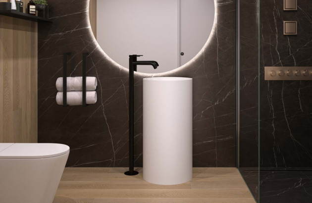 Vasque Totem avec robinet sur pied dans une salle de bains moderne
