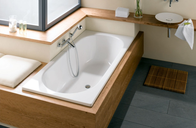 Habillage de baignoire en bois