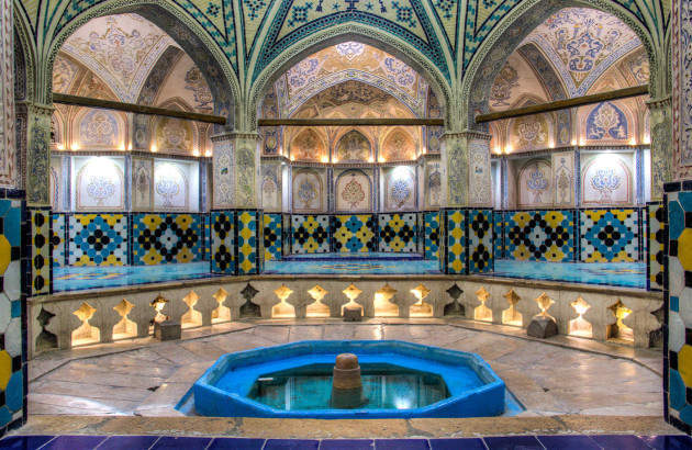 Grand hammam public marocain traditionnel