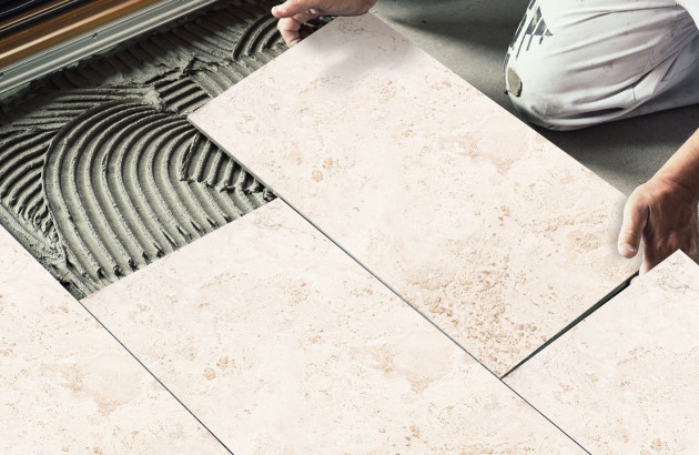 Pose du carrelage effet travertin