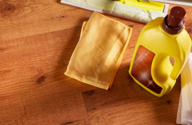 Produits d'entretien du parquet salle de bains