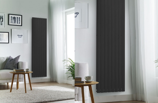 Radiateur décoratif noir dans une pièce de séjour