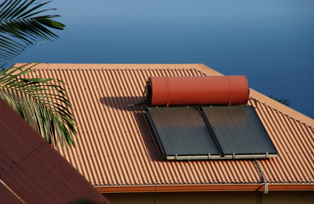 Système de chauffe eau solaire sur toit