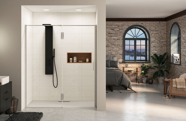 salle de bain industrielle avec colonne de douche hydromassante