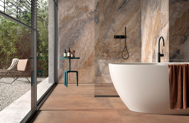 Salle de bains avec marbre marron