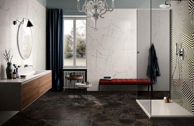 marbre noir dans la salle de bains