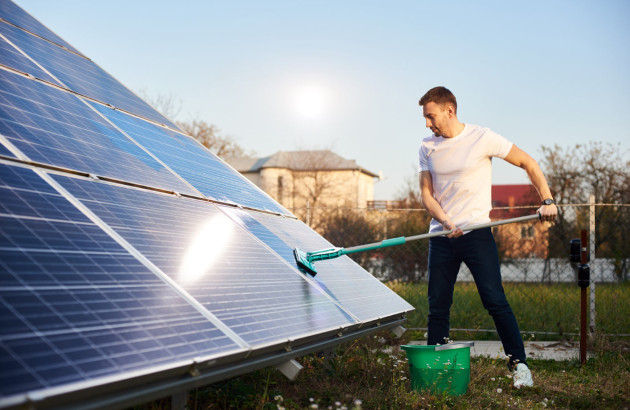 Support de fixation pour panneaux solaires au sol - Systèmes Plein Champ -  Energie Douce