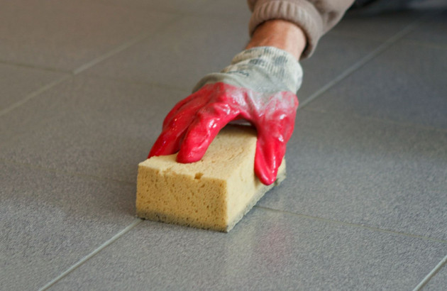 Comment nettoyer efficacement les joints de son carrelage ?