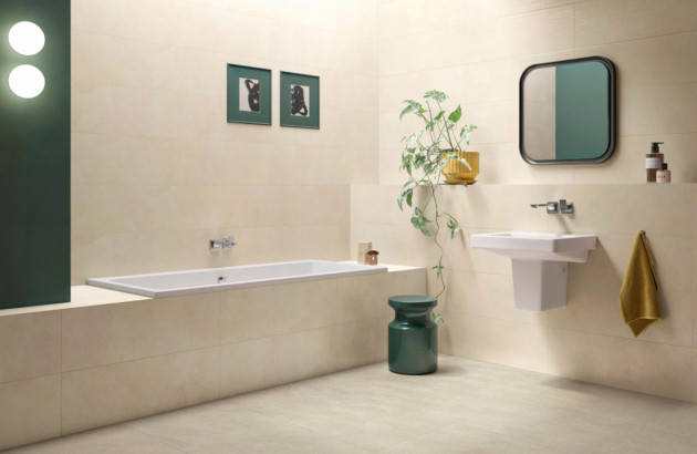Salle de bains moderne couverte de carrelage extra-fin