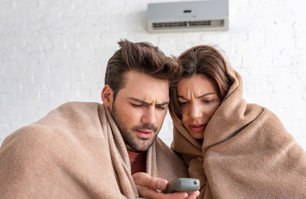 Qu'est-ce qui pourrait causer une panne du climatiseur dans mon