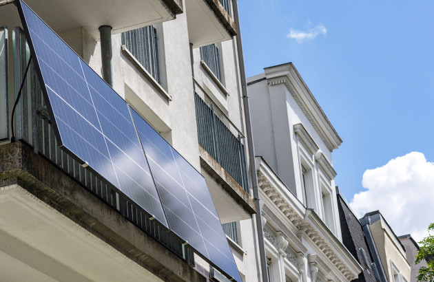 Peut-on mettre un panneau solaire sur un balcon d'appartement ?