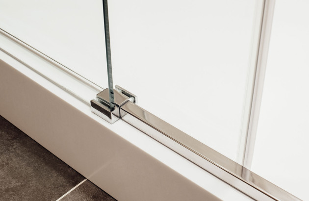 Porte de douche coulissante vue de la partie basse