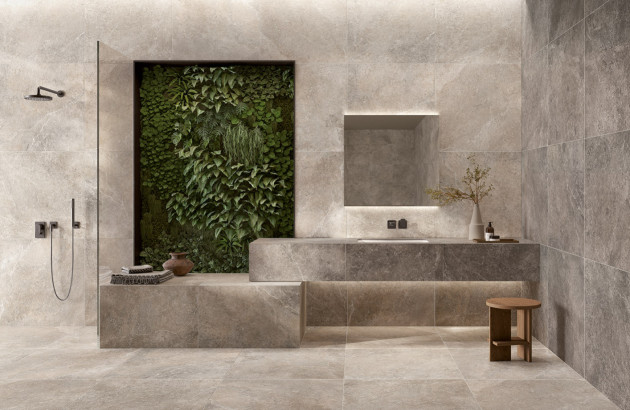 Carrelage imitation pierre naturelle dans une salle de bains