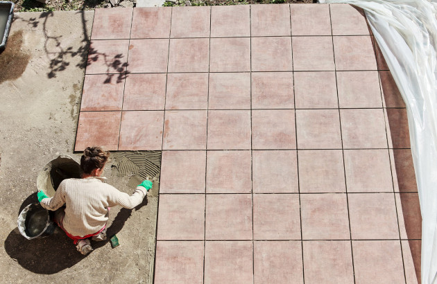 Pose de carrelage extérieur pour terrasse