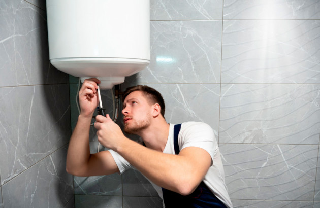 l'entretien d'un chauffe-eau par un professionnel