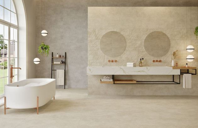 Grande salle de bains moderne