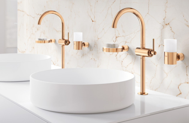 Meuble double vasque avec robinets en laiton recourbés