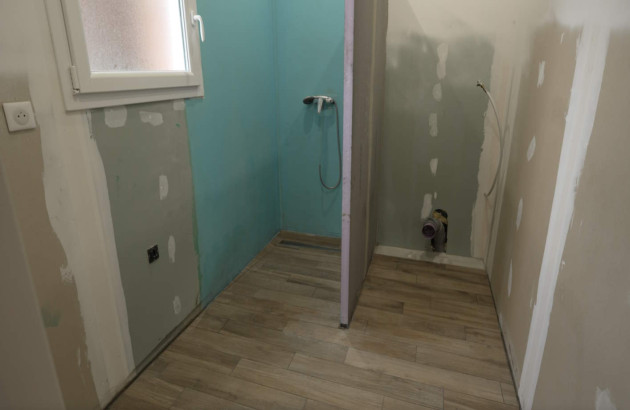 Vielle salle de bains à rénover