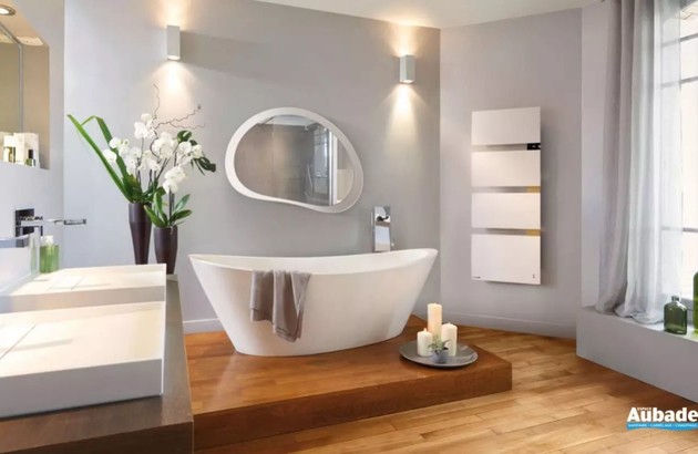 Salle de bains connectée avec sèche-serviettes Symphonik