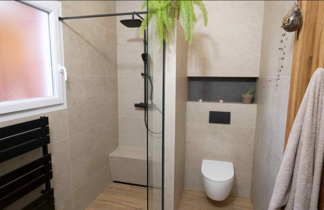 La salle de bains d'inspiration scandinave enfin rénovée
