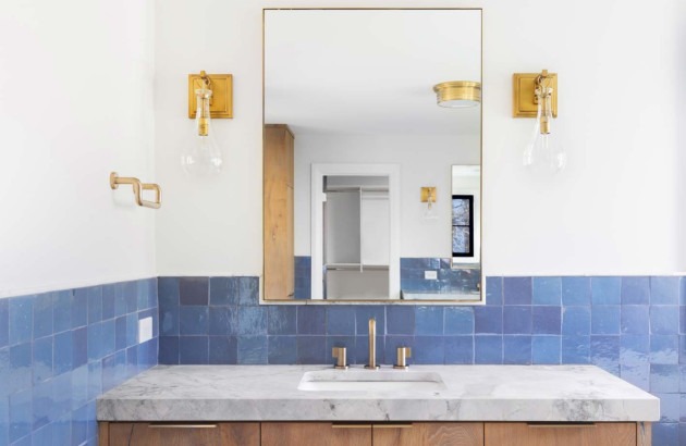 Salle de bains à la Grecque, couleur blanche et bleue