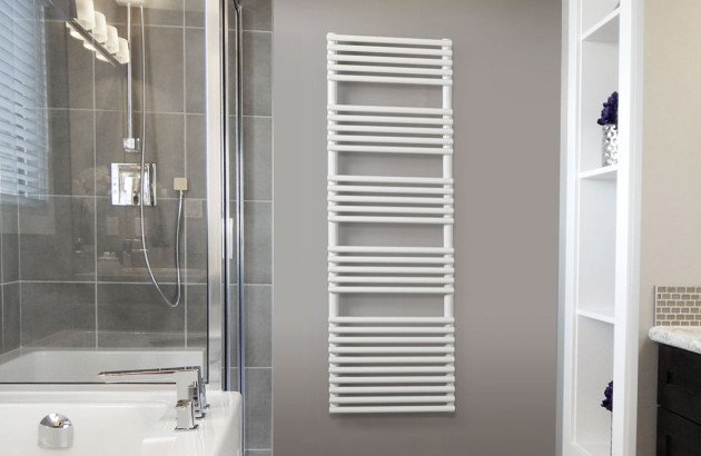 Sèche -serviettes en sortie de douche pour se sécher avec une serviette chaude