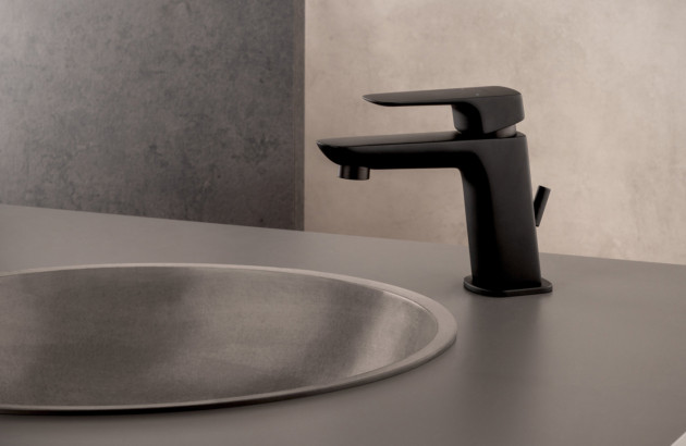 Robinet revêtement PVD noir design 