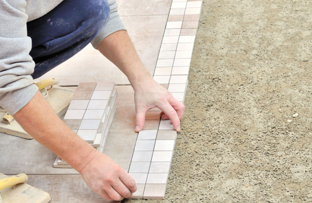 Technique de pose du carrelage extérieur